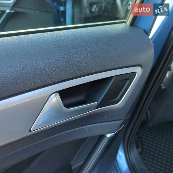 Хетчбек Volkswagen e-Golf 2015 в Старокостянтинові фото 40 Хетчбек Volkswagen e-Golf 2015 в Старокостянтинові