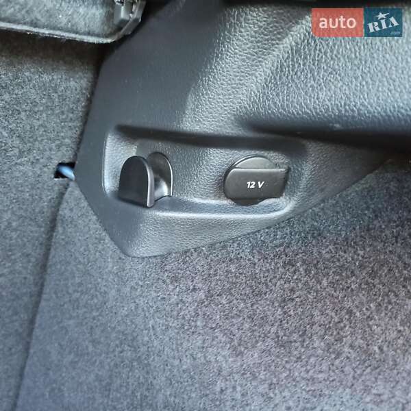 Хетчбек Volkswagen e-Golf 2015 в Старокостянтинові фото 93 Хетчбек Volkswagen e-Golf 2015 в Старокостянтинові