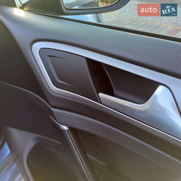 Хетчбек Volkswagen e-Golf 2015 в Старокостянтинові фото 104 Хетчбек Volkswagen e-Golf 2015 в Старокостянтинові