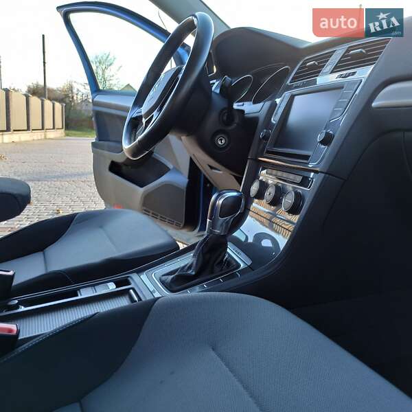 Хетчбек Volkswagen e-Golf 2015 в Старокостянтинові фото 107 Хетчбек Volkswagen e-Golf 2015 в Старокостянтинові