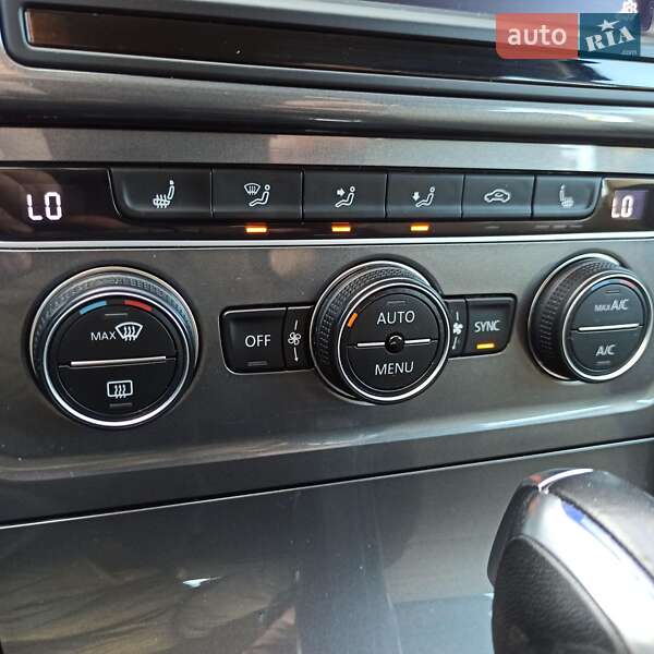 Хетчбек Volkswagen e-Golf 2015 в Старокостянтинові фото 134 Хетчбек Volkswagen e-Golf 2015 в Старокостянтинові