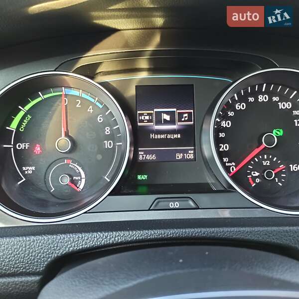 Хетчбек Volkswagen e-Golf 2015 в Старокостянтинові фото 141 Хетчбек Volkswagen e-Golf 2015 в Старокостянтинові