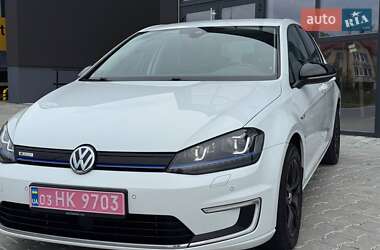 Хэтчбек Volkswagen e-Golf 2017 в 