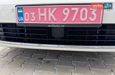 Хэтчбек Volkswagen e-Golf 2017 в 