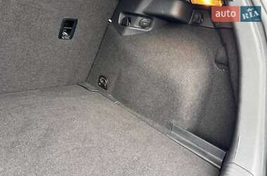 Хэтчбек Volkswagen e-Golf 2017 в 