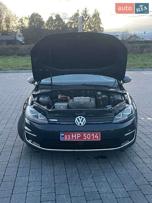 Хэтчбек Volkswagen e-Golf 2015 в Львове