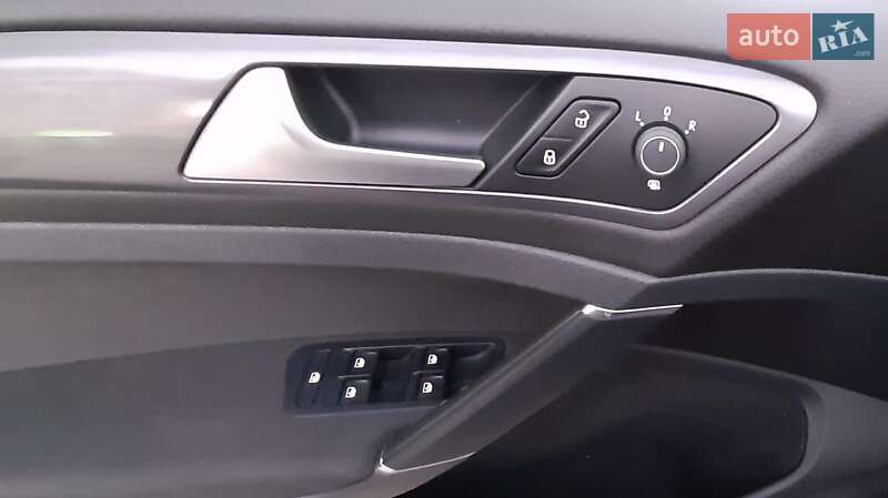 Хетчбек Volkswagen e-Golf 2020 в Львові фото 14 Хетчбек Volkswagen e-Golf 2020 в Львові