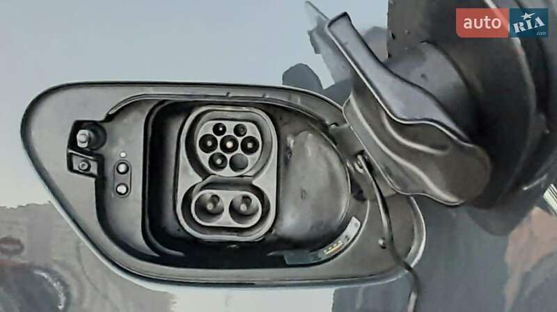 Хетчбек Volkswagen e-Golf 2020 в Львові фото 24 Хетчбек Volkswagen e-Golf 2020 в Львові