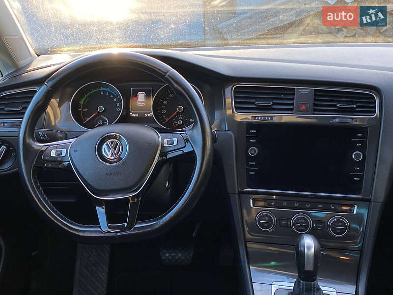 Хетчбек Volkswagen e-Golf 2020 в Самборі