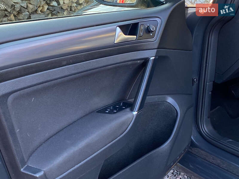 Хетчбек Volkswagen e-Golf 2020 в Самборі