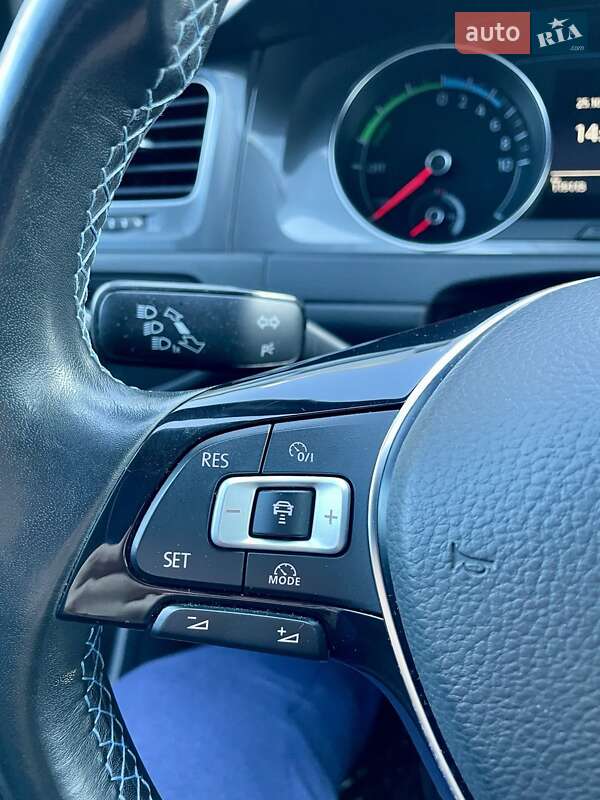 Хетчбек Volkswagen e-Golf 2016 в Одесі