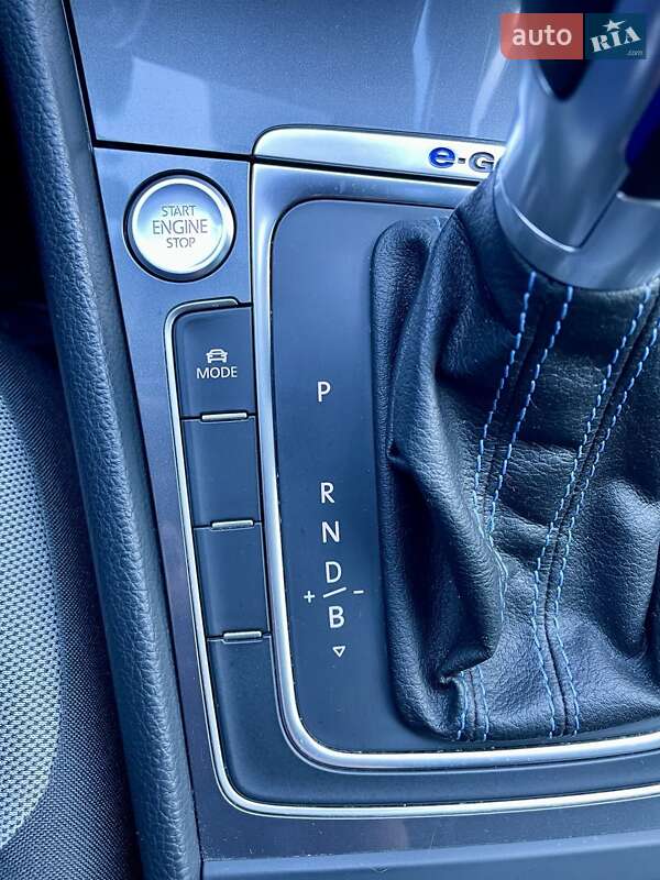 Хетчбек Volkswagen e-Golf 2016 в Одесі