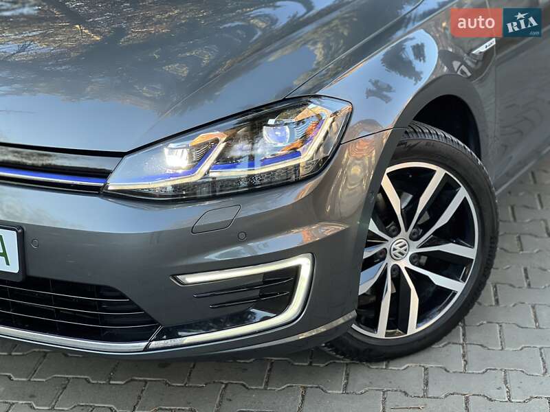 Хэтчбек Volkswagen e-Golf 2019 в Львове