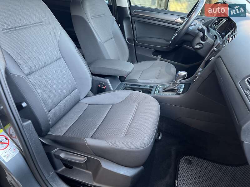 Хэтчбек Volkswagen e-Golf 2019 в Львове