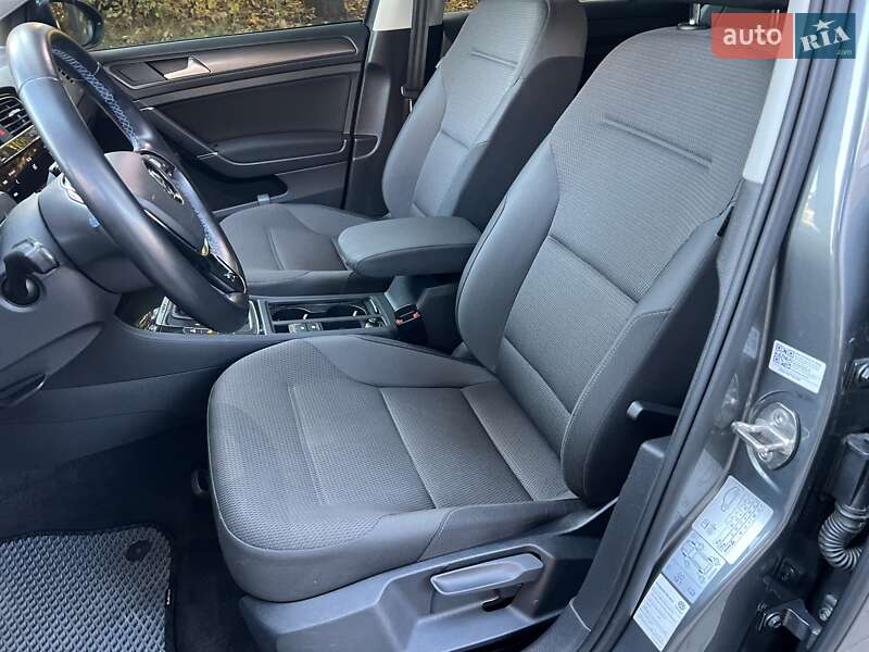 Хэтчбек Volkswagen e-Golf 2019 в Львове