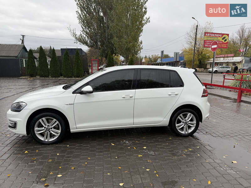 Хетчбек Volkswagen e-Golf 2017 в Дніпрі