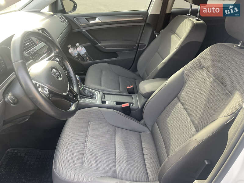 Хетчбек Volkswagen e-Golf 2018 в Мукачевому