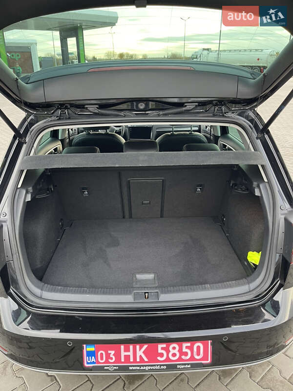 Хэтчбек Volkswagen e-Golf 2018 в Луцке