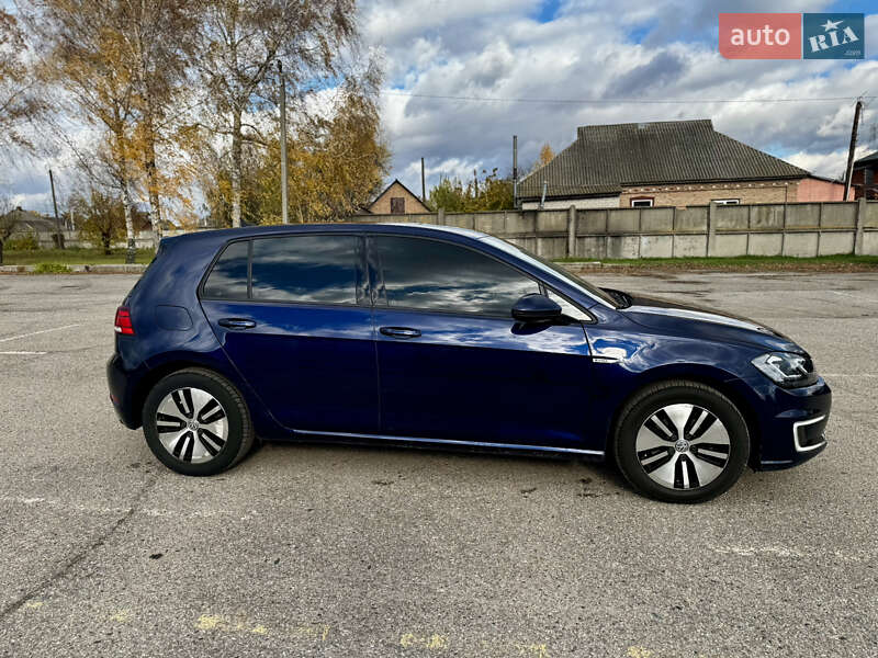 Хэтчбек Volkswagen e-Golf 2017 в Пирятине