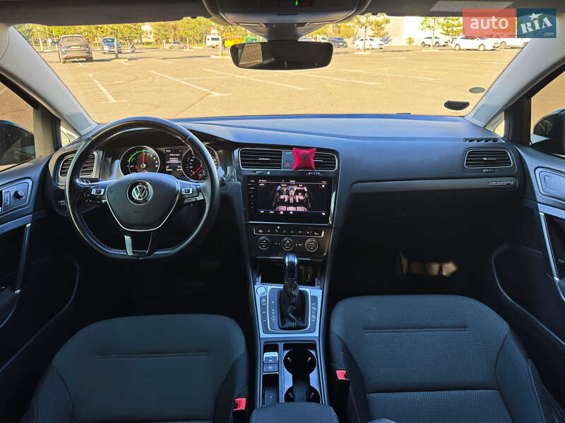 Хетчбек Volkswagen e-Golf 2018 в Миколаєві