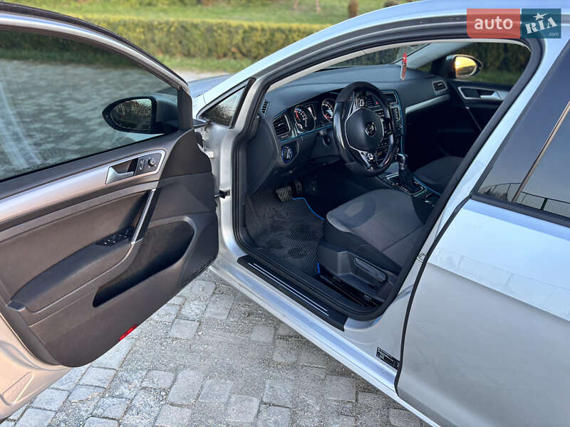 Хетчбек Volkswagen e-Golf 2014 в Тернополі