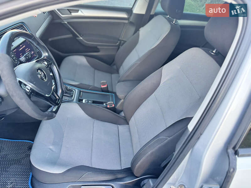 Хетчбек Volkswagen e-Golf 2014 в Тернополі