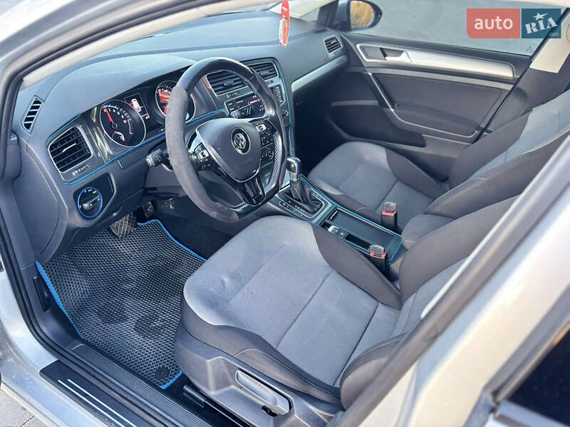 Хетчбек Volkswagen e-Golf 2014 в Тернополі