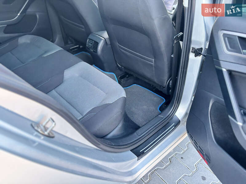 Хетчбек Volkswagen e-Golf 2014 в Тернополі