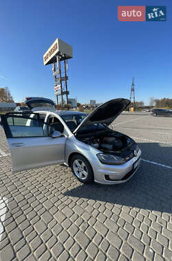 Хэтчбек Volkswagen e-Golf 2015 в Львове