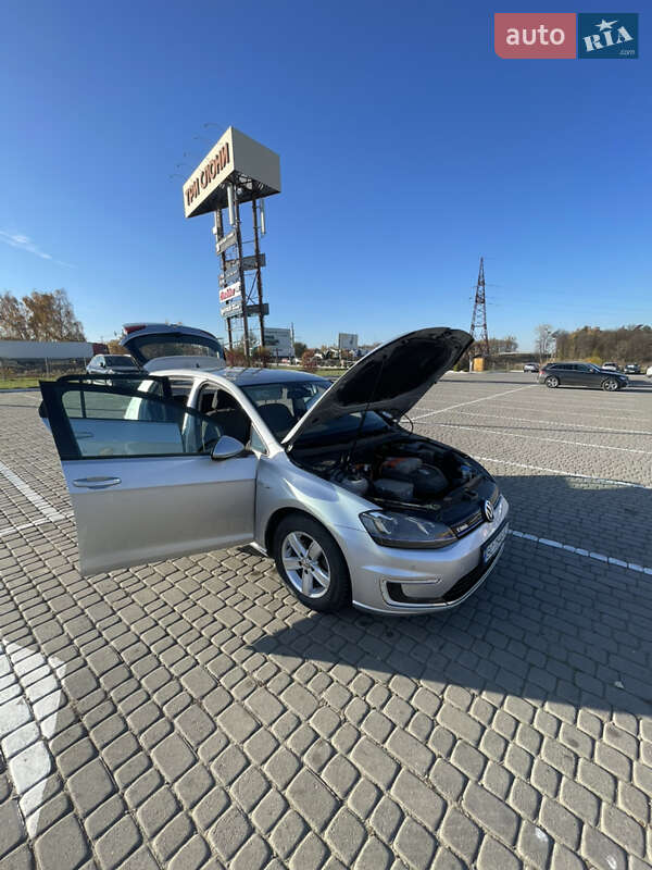 Volkswagen e-Golf 2015