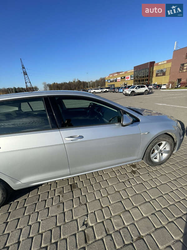 Хетчбек Volkswagen e-Golf 2015 в Львові