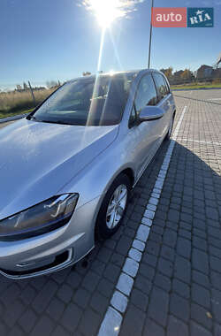 Хэтчбек Volkswagen e-Golf 2015 в Львове