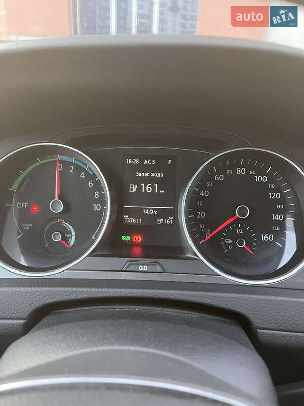 Хетчбек Volkswagen e-Golf 2015 в Львові