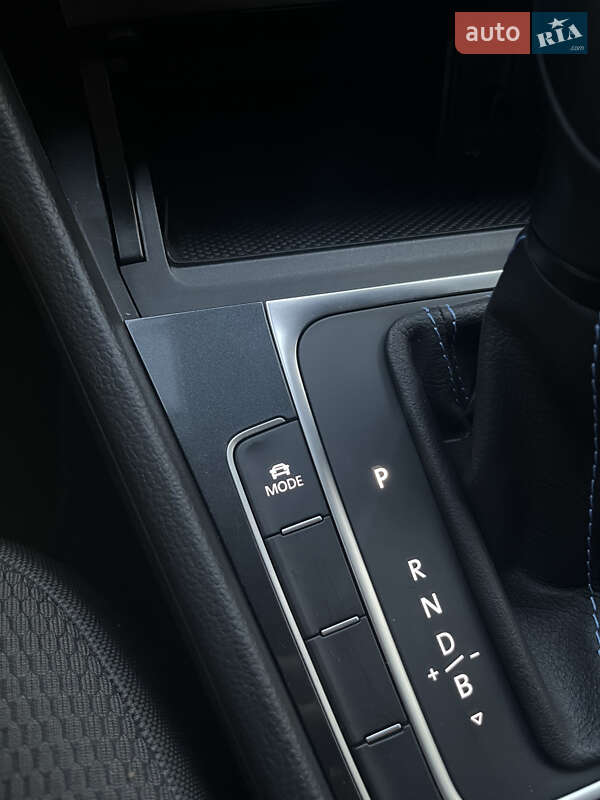 Хэтчбек Volkswagen e-Golf 2019 в Львове