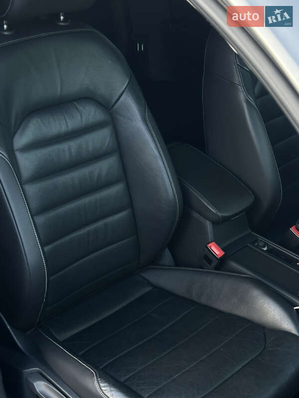 Хэтчбек Volkswagen e-Golf 2016 в Самборе фото 21 Хэтчбек Volkswagen e-Golf 2016 в Самборе