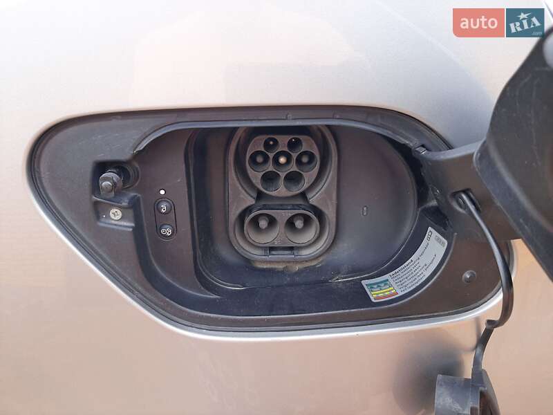 Хэтчбек Volkswagen e-Golf 2015 в Полтаве