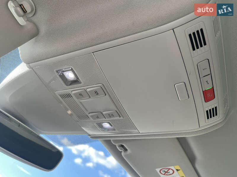 Хэтчбек Volkswagen e-Golf 2018 в Дрогобыче