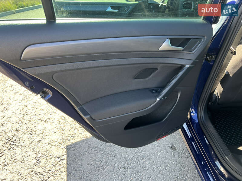 Хэтчбек Volkswagen e-Golf 2018 в Дрогобыче