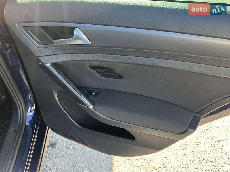 Хэтчбек Volkswagen e-Golf 2018 в Дрогобыче