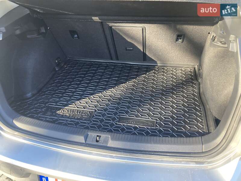 Хэтчбек Volkswagen e-Golf 2018 в Николаеве