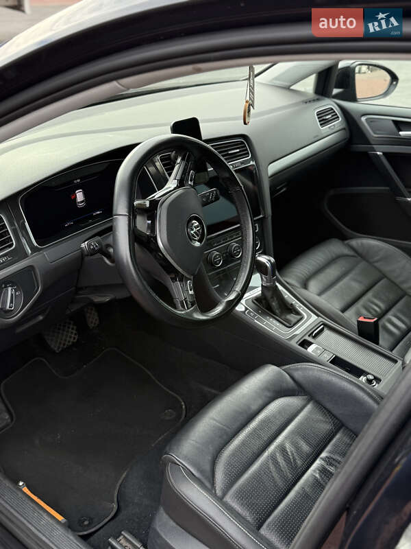 Хетчбек Volkswagen e-Golf 2017 в Рівному фото 11 Хетчбек Volkswagen e-Golf 2017 в Рівному