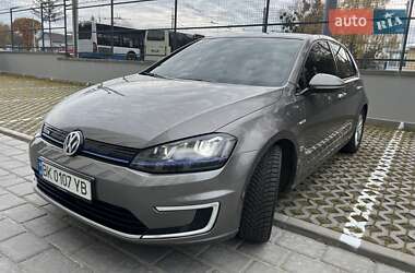 Хэтчбек Volkswagen e-Golf 2015 в Ровно