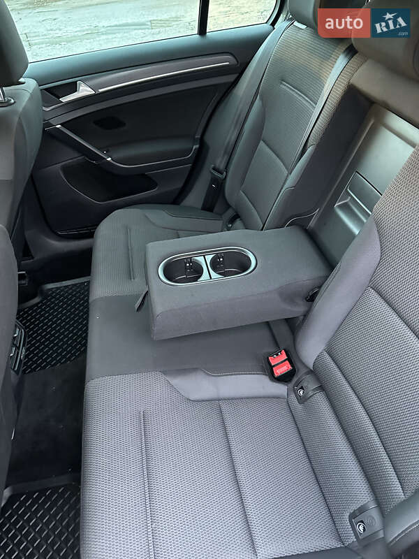 Хэтчбек Volkswagen e-Golf 2019 в Харькове