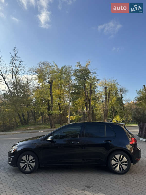 Хэтчбек Volkswagen e-Golf 2016 в Запорожье
