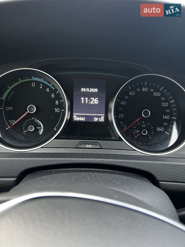 Хетчбек Volkswagen e-Golf 2016 в Рівному