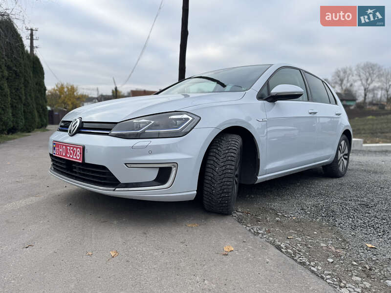 Хэтчбек Volkswagen e-Golf 2017 в Ровно