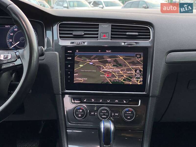 Хетчбек Volkswagen e-Golf 2018 в Львові фото 18 Хетчбек Volkswagen e-Golf 2018 в Львові