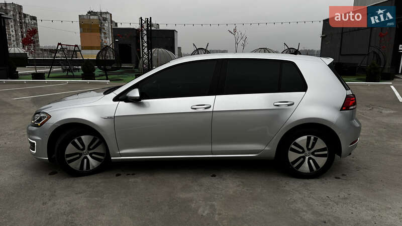 Хэтчбек Volkswagen e-Golf 2019 в Киеве