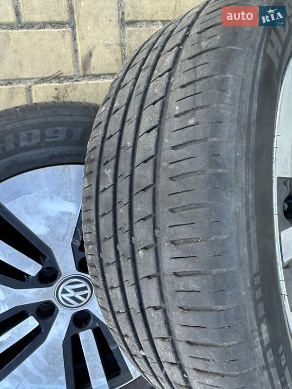 Хэтчбек Volkswagen e-Golf 2018 в Киеве