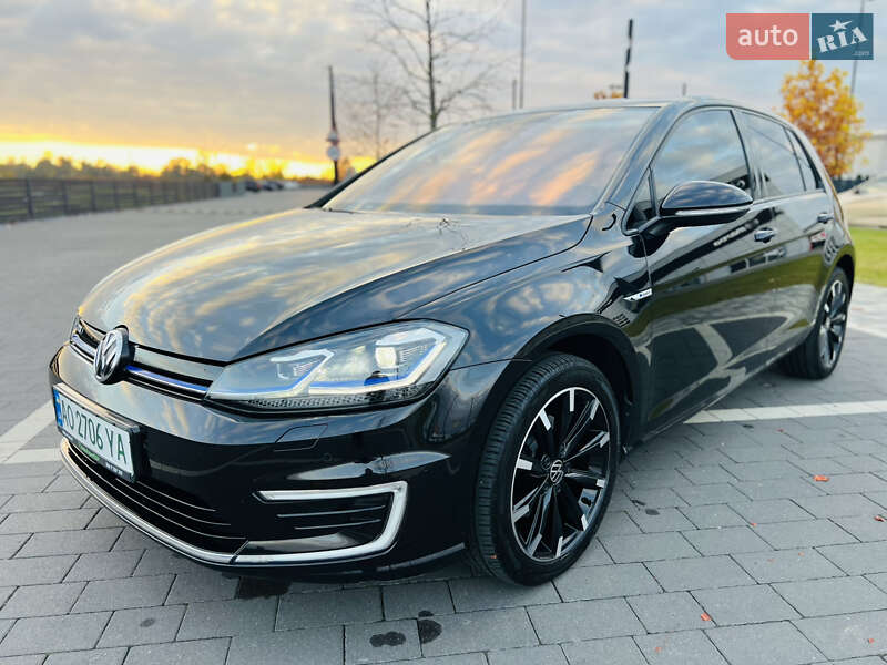 Хэтчбек Volkswagen e-Golf 2018 в Мукачево